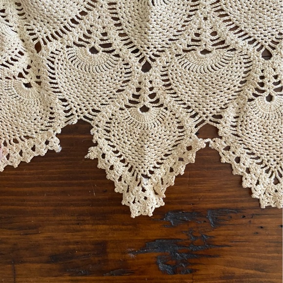 Collectible Beautiful Handmade Crocheted Doily Cream 19” X 9” Scalloped Edge - Picture 8 of 11